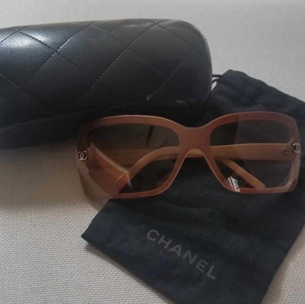 CHANEL Sunglasses